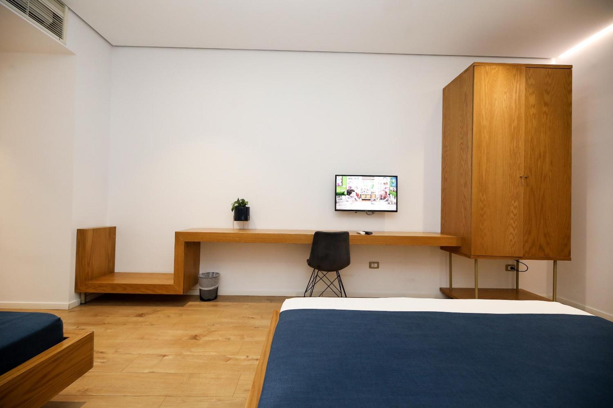 H&M Hotel Vlorë Екстериор снимка