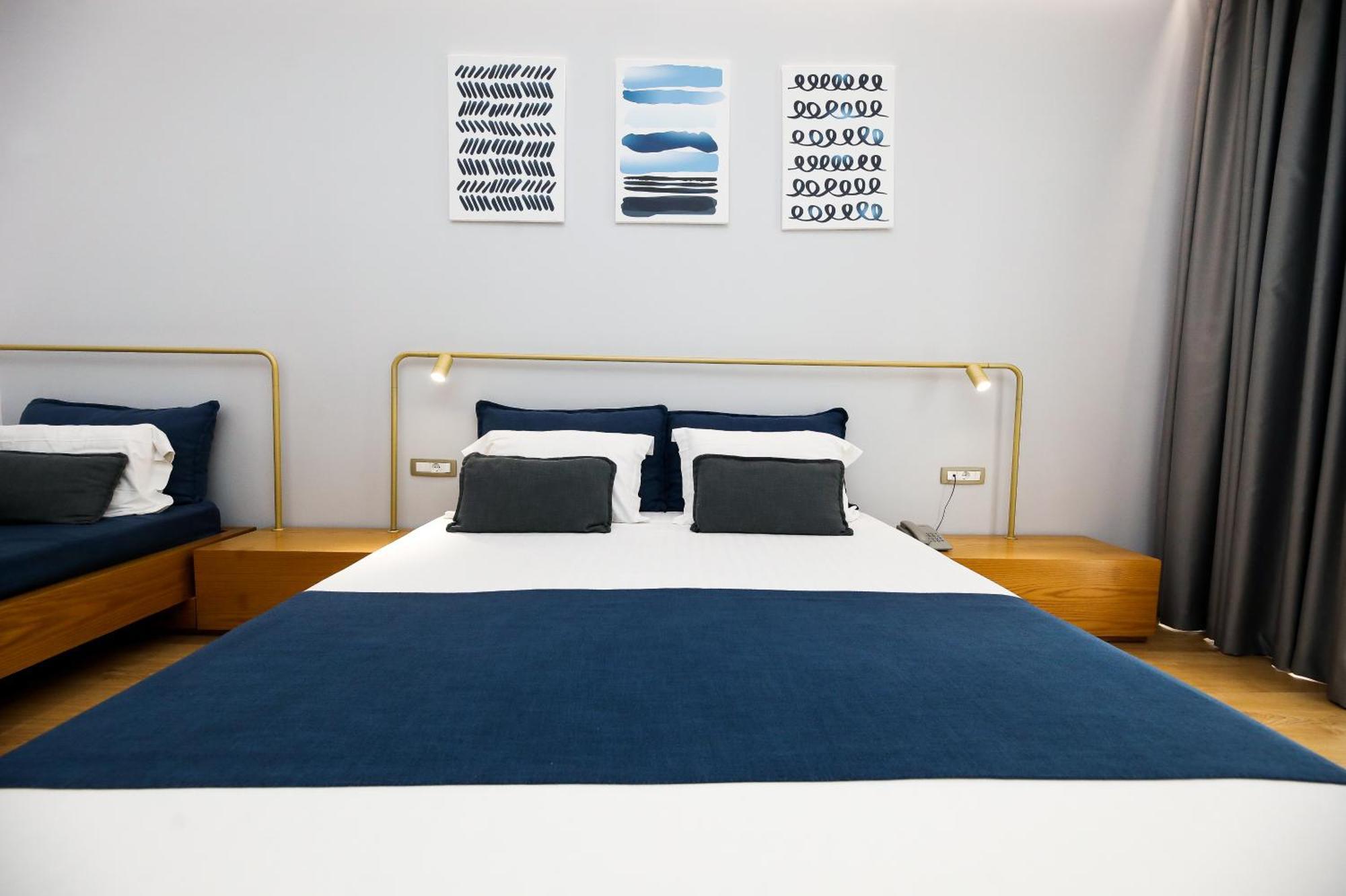 H&M Hotel Vlorë Екстериор снимка