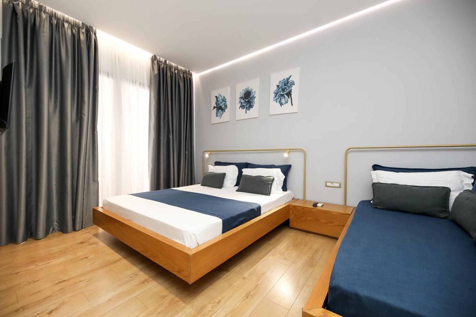 H&M Hotel Vlorë Екстериор снимка