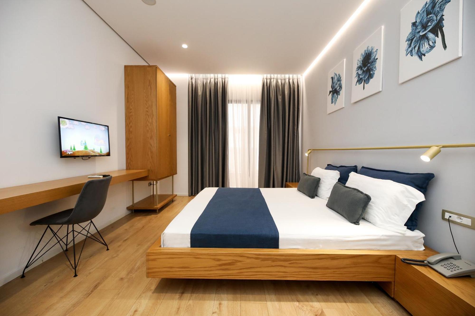 H&M Hotel Vlorë Екстериор снимка